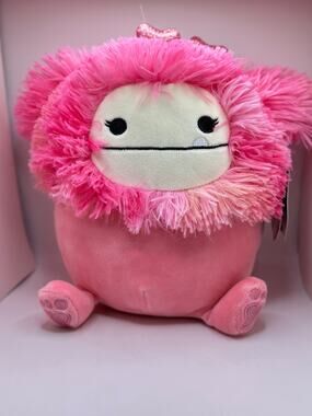 Caparinne Valentine 8" Squishmallow- new with tags!